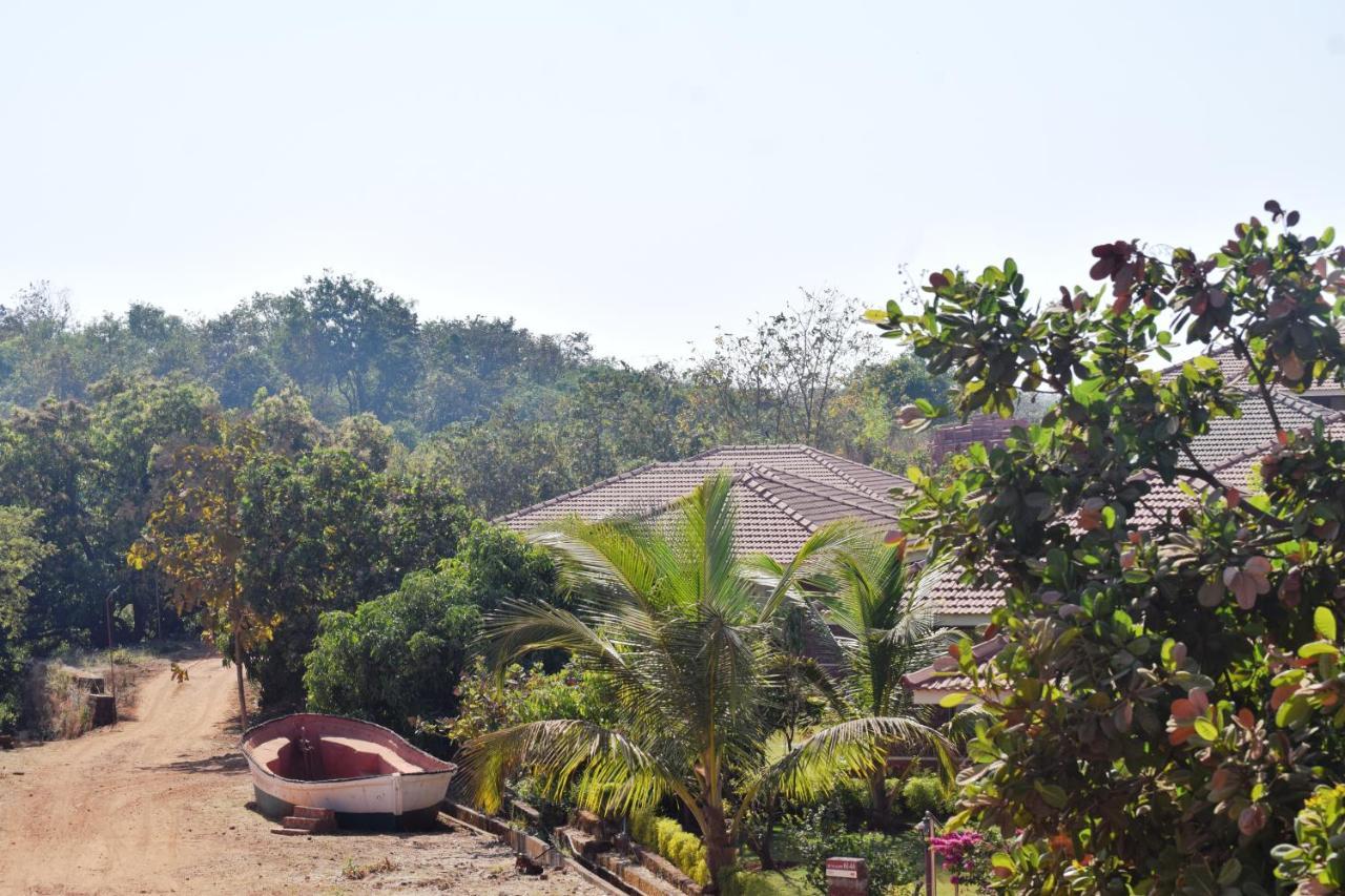 Regenta Resort Mango Village Guhagar Kudan ภายนอก รูปภาพ