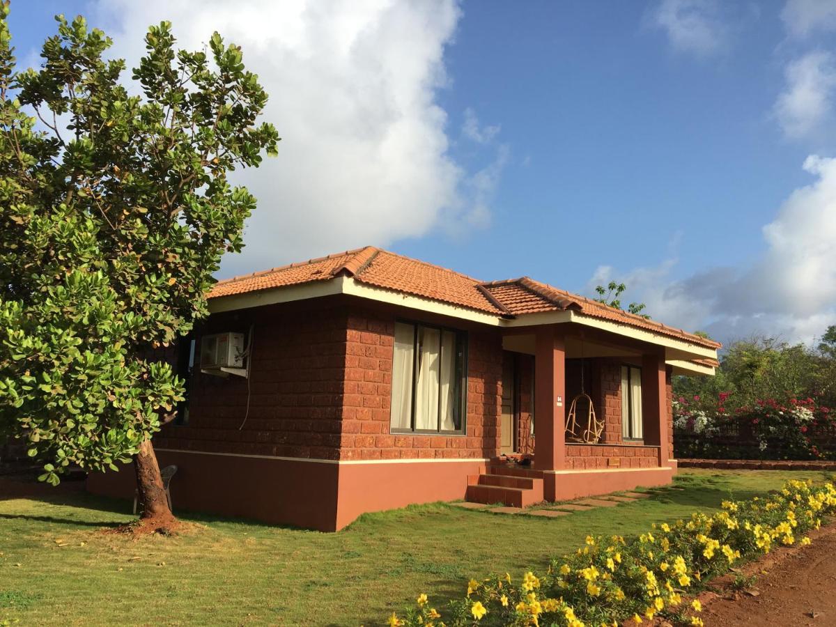 Regenta Resort Mango Village Guhagar Kudan ภายนอก รูปภาพ