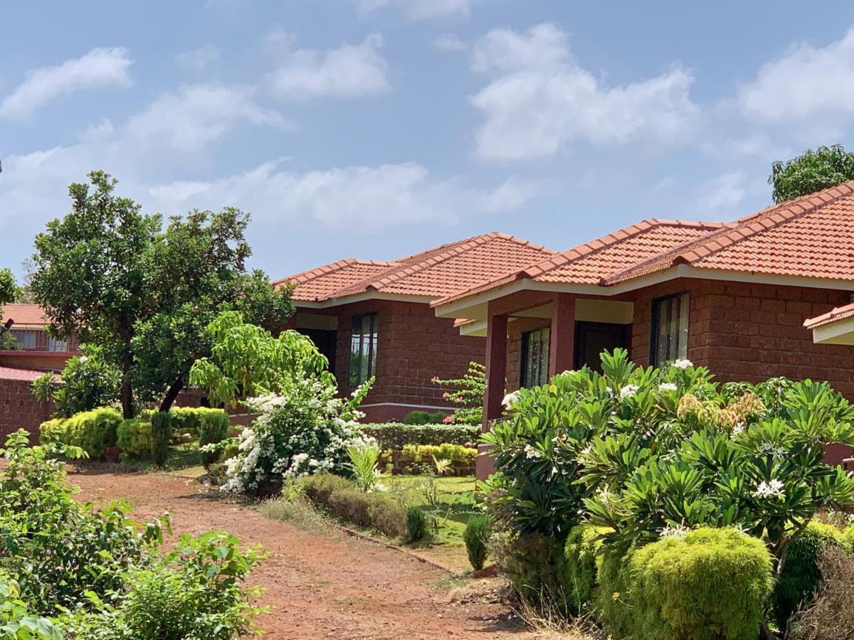 Regenta Resort Mango Village Guhagar Kudan ภายนอก รูปภาพ