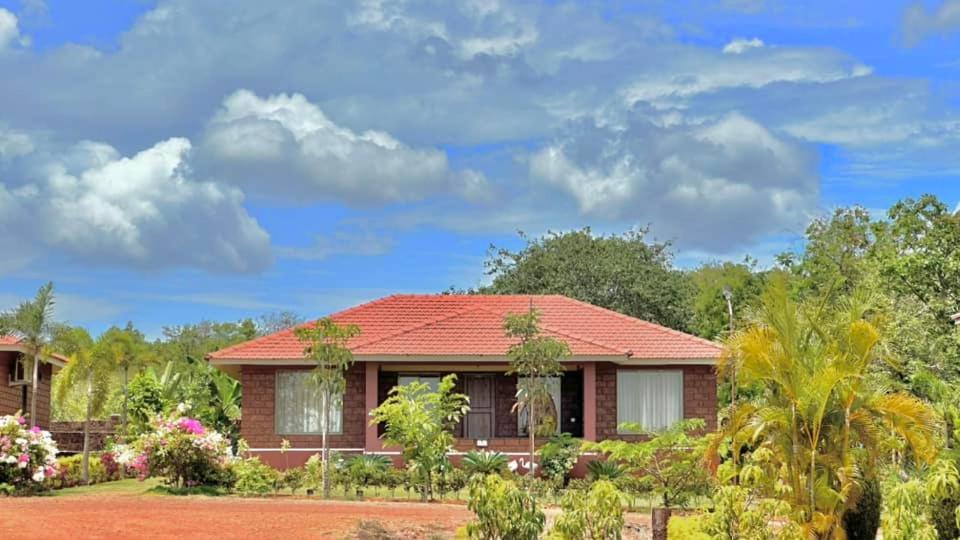 Regenta Resort Mango Village Guhagar Kudan ภายนอก รูปภาพ