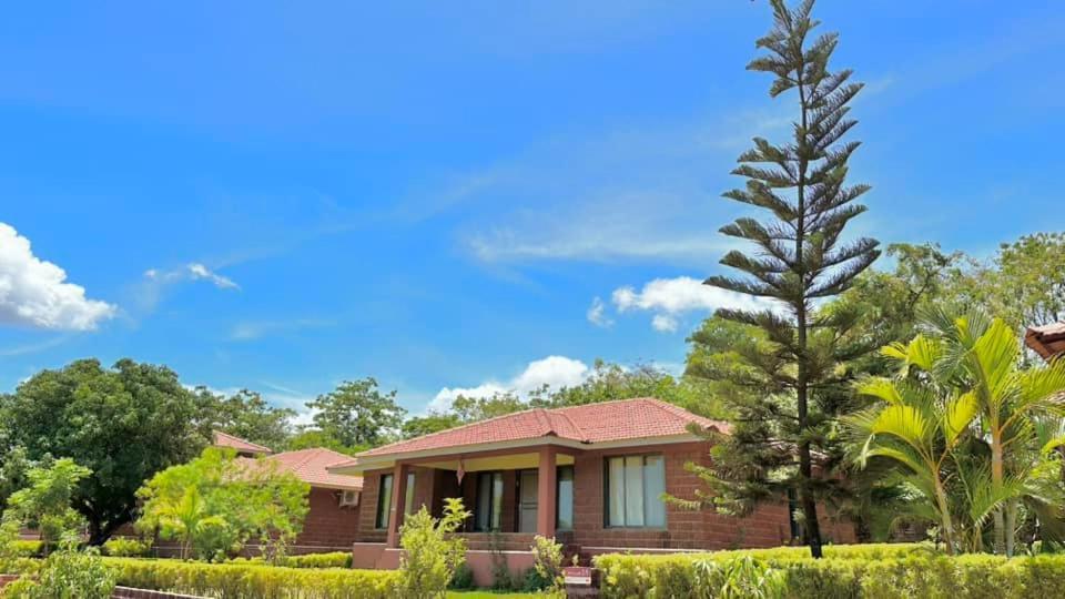 Regenta Resort Mango Village Guhagar Kudan ภายนอก รูปภาพ